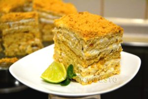 класичний медовик з лаймовим курдом