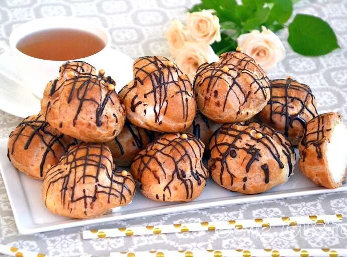 Класичні еклери з вершковим кремом